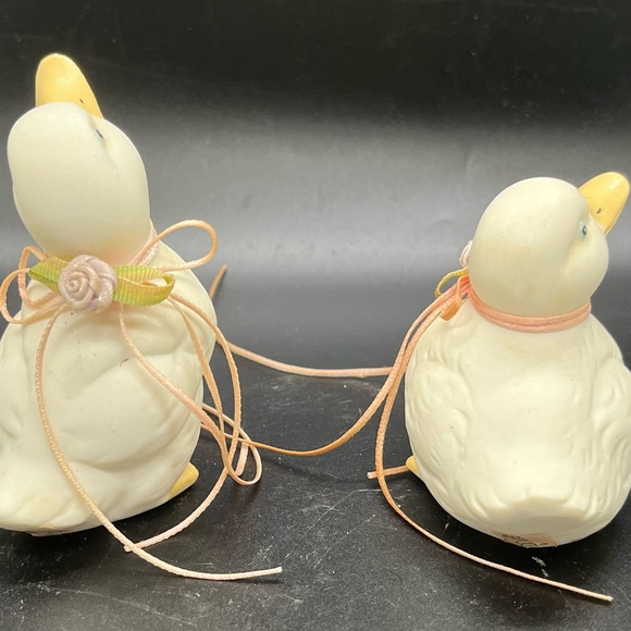 Vintage DEPT56  Duckling With A Pink Ribbon  Figurine - Porcelain   Retired Set - Picture 12 of 13